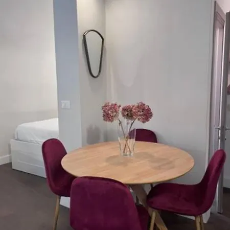 Apartment The Burgundy Nest Campo De' Fiori *