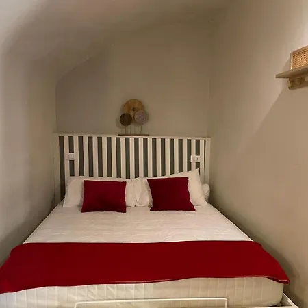 Apartment The Burgundy Nest Campo De' Fiori Rome